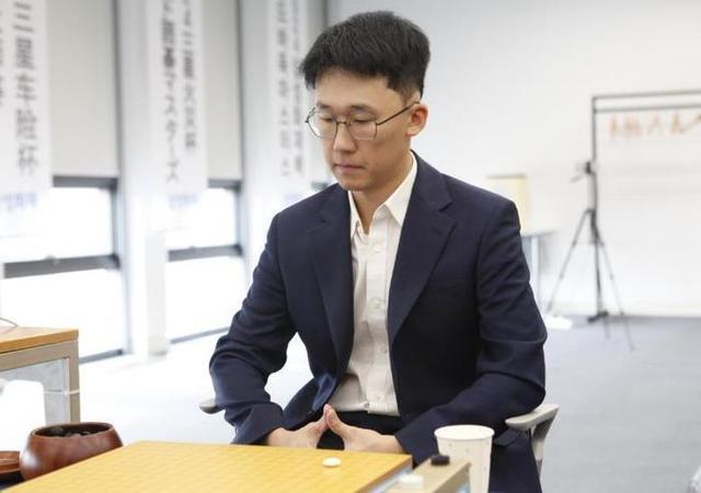 出自己的新人 中国外援蝉联近两届新人奖爱游戏app登录韩媒：韩国围甲也培养不(图3)