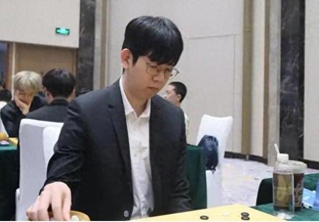 出自己的新人 中国外援蝉联近两届新人奖爱游戏app登录韩媒：韩国围甲也培养不(图2)